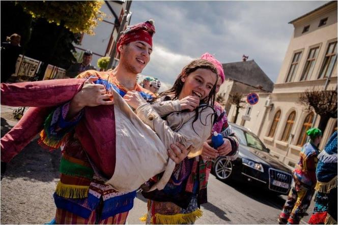 Śmigus dyngus w Wilamowicach. Tak było na śmierguście 10 lat temu