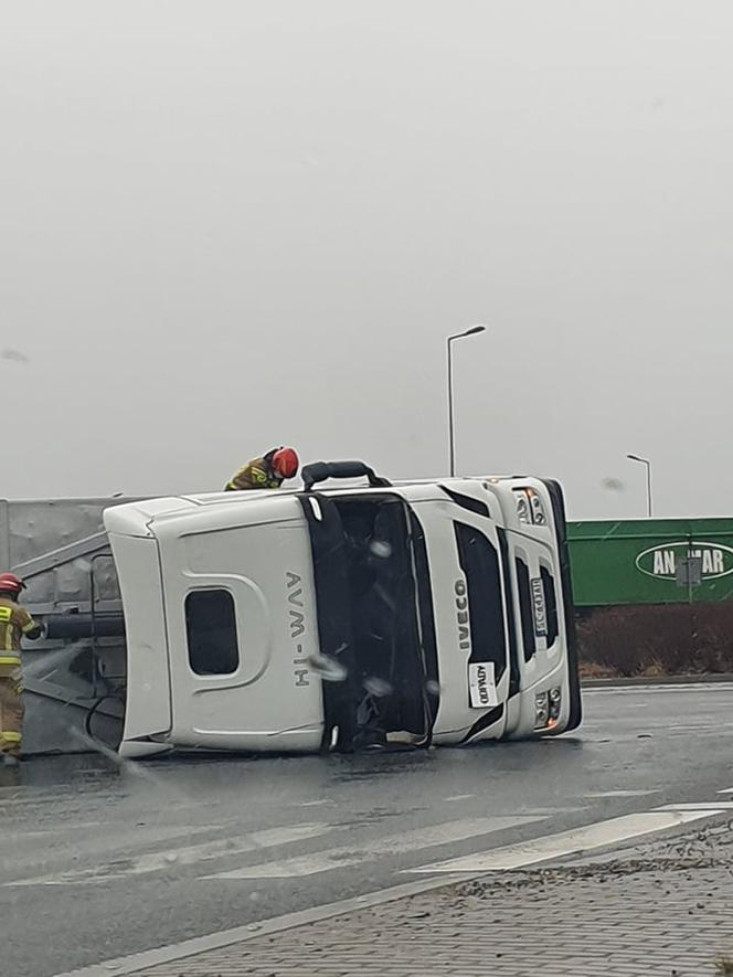 Wypadek na Opolszczyźnie! Utrudnienia na drodze krajowej nr 46 [ZDJĘCIA]