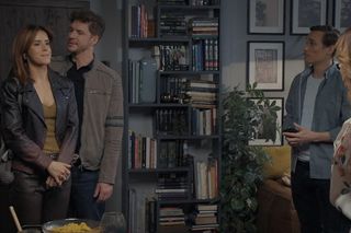 M jak miłość, odcinek 1874: Olek (Maurycy Popiel), Marcin (Mikołaj Roznerski), Kama (Michalina Sosna), Aneta (Ilona Janyst)