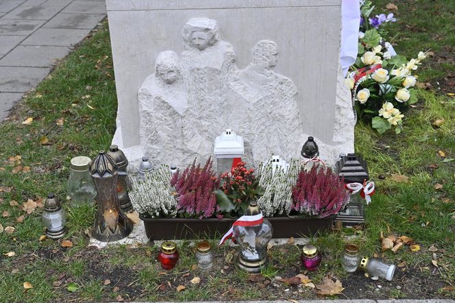 Grób Kornela Morawieckiego na  Powązkach Wojskowych