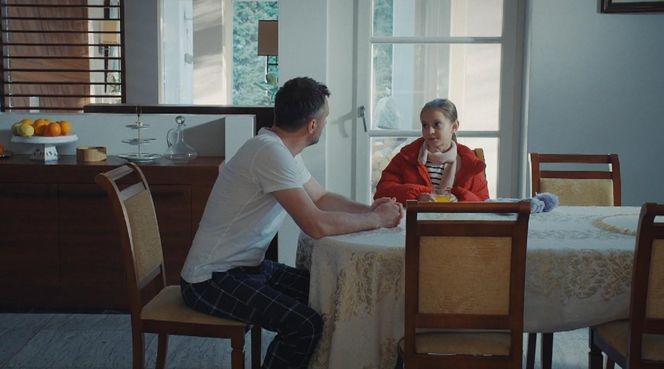 M jak miłość odc. 1857. Bartek (Arkadiusz Smoleński), Hania (Wiktoria Basik)