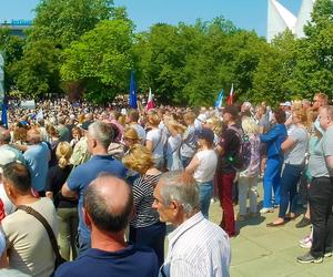 Manifestacja 4 czerwca na placu Solidarności w Szczecinie