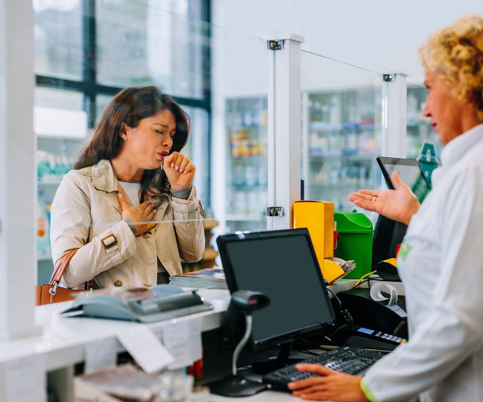 Wszyscy wokół kaszlą, a testy wychodzą negatywne? Lekarze wskazują podejrzanych