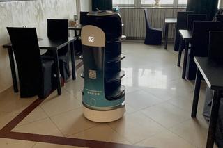 Novuś - pierwszy robot - kelner w Nowym Sączu 