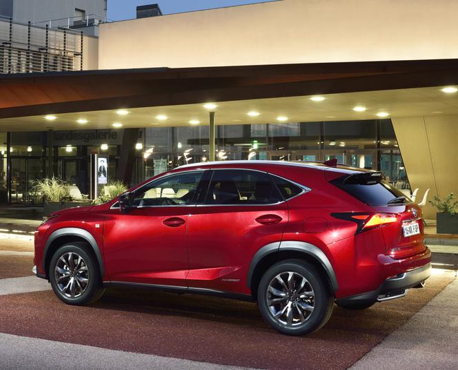 Lexus NX300h F-Sport
