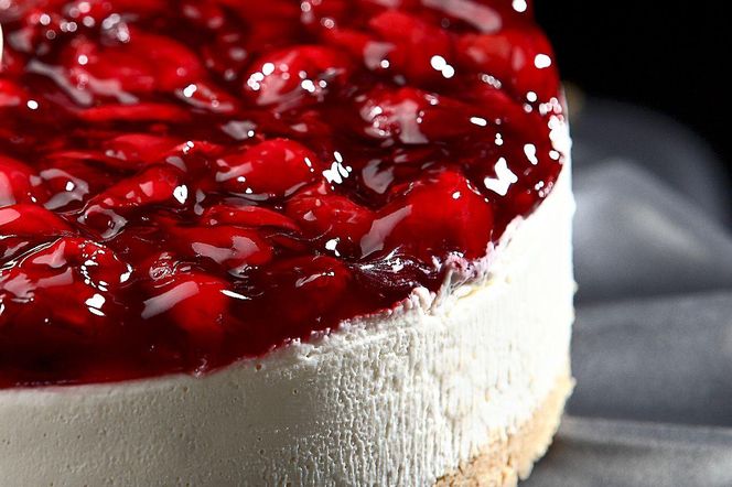 ciasto z mascarpone i wiśniami