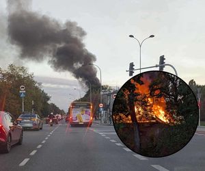 Pożar pustostanu w Warszawie, na miejscu służby. Świadkowie mieli słyszeć wybuch