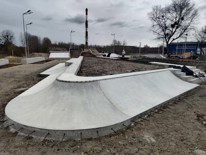 Budowa skateparku na os. Majowym - kwiecień 2021