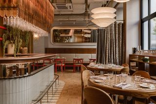Zachwycają nie tylko smakiem, ale i designem! Odkryj TOP 7 wyjątkowych restauracji i kawiarni w Polsce