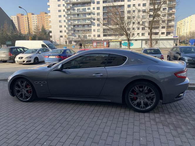 MiłyPan jeździ sportowym Maserati GranTurismo