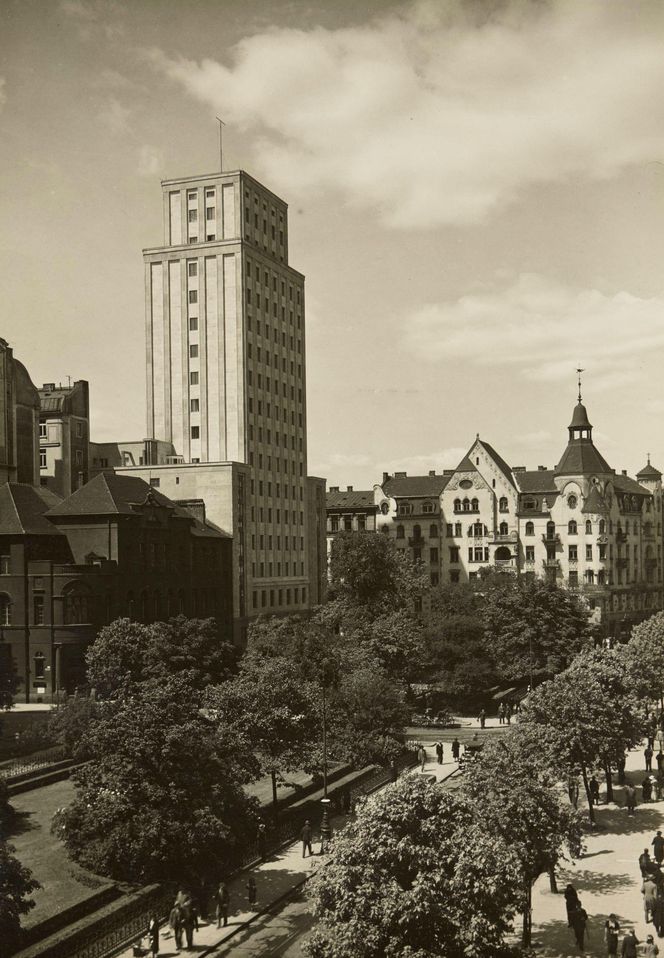 Prudential na placu Napoleona, obecnie Powstańców Warszawy, 1935 rok