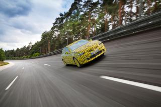 Opel Astra nowej generacji przechodzi ostatnie testy. Niemiecki bestseller niebawem zrzuci kamuflaż - ZDJĘCIA