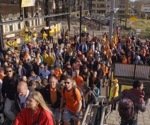Kadry z serialu „Stacja Amsterdam”