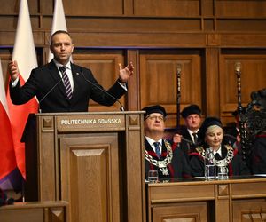 Prezydent Karol Nawrocki zadeklarował w Gdańsku, że priorytetem jest dla niego rozwój polskich technologii obronnych XXI wieku. Zapowiedział utworzenie Departamentu Technologii Przełomowych w Biurze Bezpieczeństwa Narodowego.