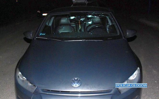 Zazdrosny 19-latek zdewastował Volkswagena Scirocco