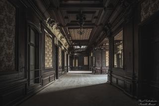 To najpiękniejszy pałac w Polsce, a popada w ruinę. Musisz tam pojechać, zanim zniknie z mapy Polski [ZDJĘCIA]