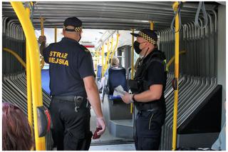 Kielce: Jeździsz w autobusie bez maseczki? Straż miejska będzie wlepiać mandaty!