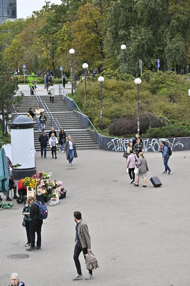 "Schowałabym się do szafy". Szokujące wypowiedzi warszawiaków po porannym alarmie. Zwracają uwagę na brak bezpieczeństwa w mieście