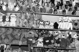 Te prezenty dostawały dzieci w PRL-u. Wielu z was na pewno je pamięta! 