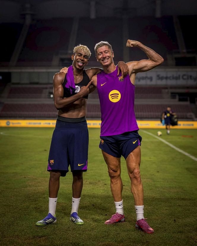 Lewandowski kopie jak Van Damme