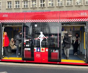 Mikołajkowy tramwaj wjechał na ulice Bydgoszczy! Tak się prezentuje 