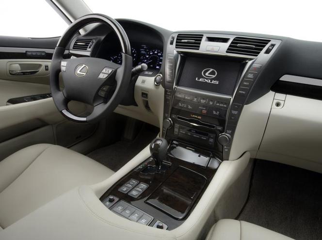 Lexus LS 600h