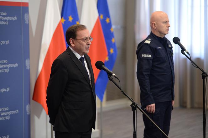 Więcej policji i wojsko na ulicach, straż miejska podległa policji. Nowe zmiany rządu