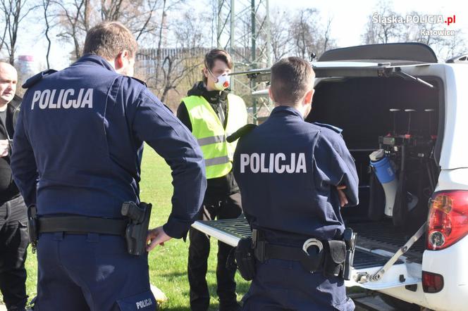Nowa broń katowickiej policji w walce z nielegalnymi spacerowiczami [ZDJĘCIA]