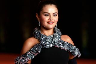 Selena Gomez całuje się z nowym partnerem. Pokazała zdjęcie!