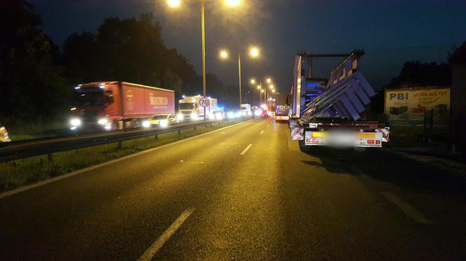 Potężny karambol w Częstochowie! TIR jechał pod prąd, taranował auta [ZDJĘCIA]