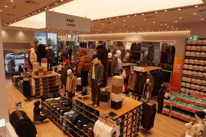 Sklep UNIQLO przy Marszałkowskiej w Warszawie po remoncie 10.2025