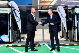 Zielona Strefa Elektromobilności powstała przy centrum handlowym Blue City