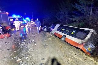 Śmiertelny wypadek w Gdańsku w piątek, 12.03.2021 r. Samochód osobowy zderzył się z autobusem