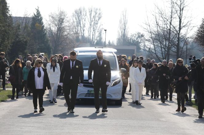 Pogrzeb 25-letniej Lizy