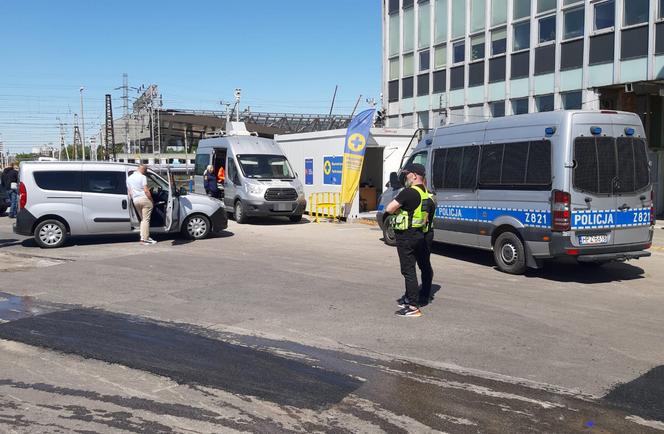 Ewakuowano pasażerów Dworca Zachodniego. Pijany wariat krzyczał, że miał bombę! 