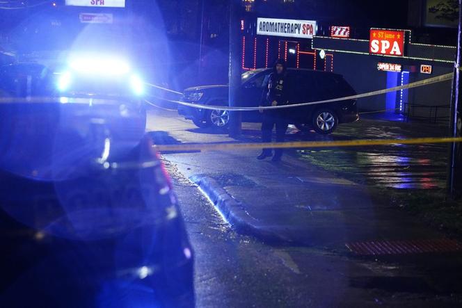 Krwawa jatka w Atlancie! Szaleniec strzelał do kobiet, osiem ofiar