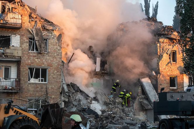 Do 23 wzrosła liczba ofiar śmiertelnych rakietowo-dronowego ataku Rosji na Kijów