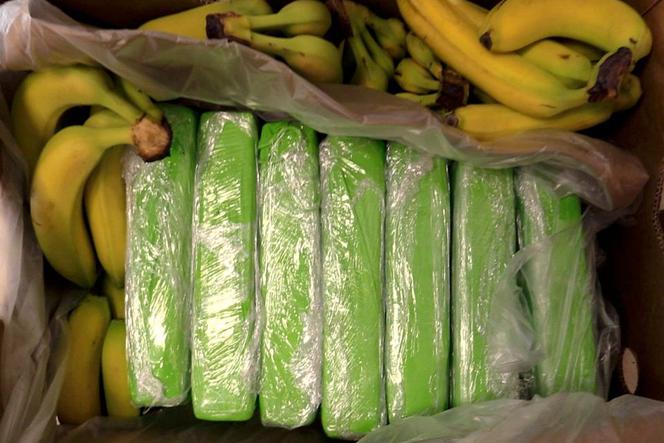160 kg kokainy w BANANACH trafiło sprzedaży w znanej sieci sklepów w stolicy! 