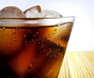 Fakt: unikaj napojów typu coca cola