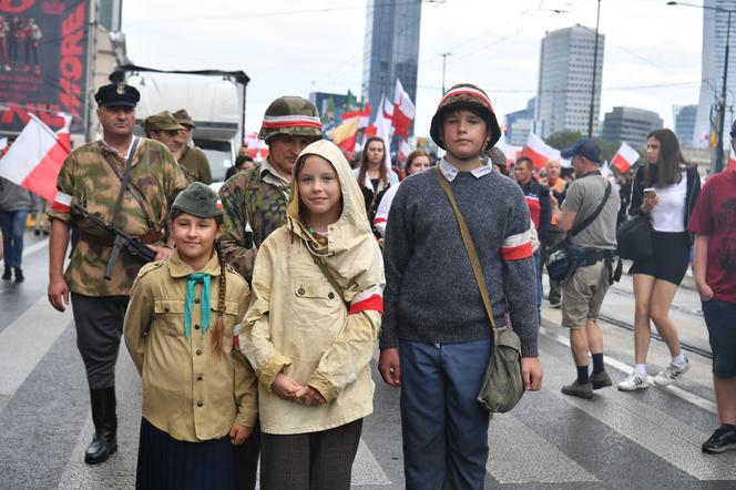 Zdjęcia z Marszu Powstania Warszawskiego