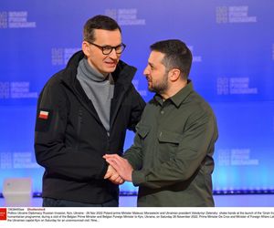 Tak Zełenski prezentuje się na salonach. Wszystkie stroje prezydenta Ukrainy