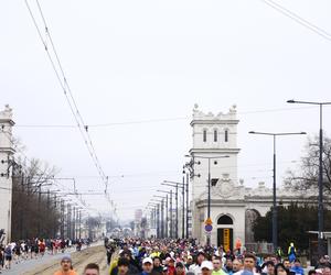 Bieg na Piątkę 2024, Warszawa - zdjęcia. Biegłeś? Szukaj się w galerii!