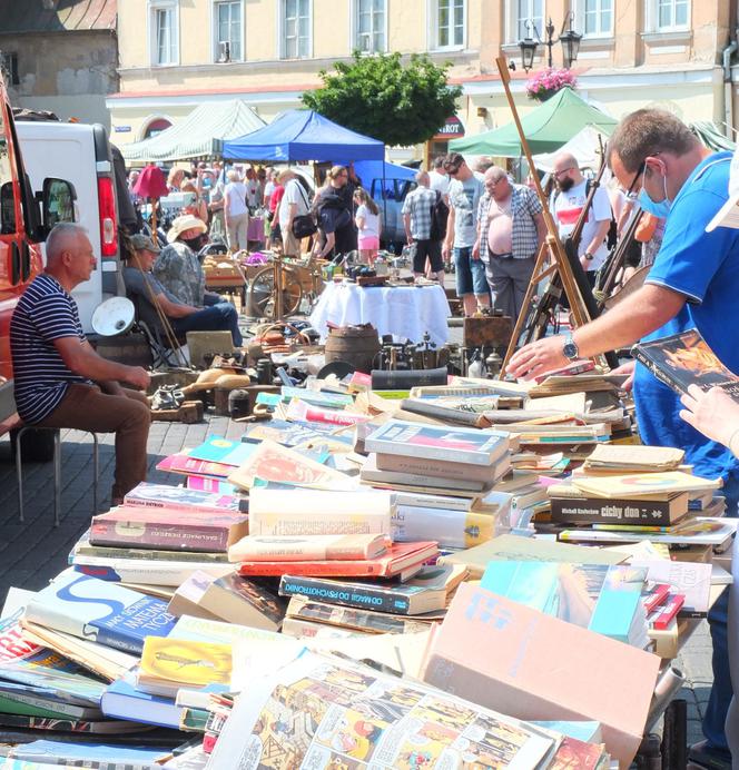 Lubelskie starocia na start! Na pierwszej od kilku miesięcy giełdzie staroci były tłumy