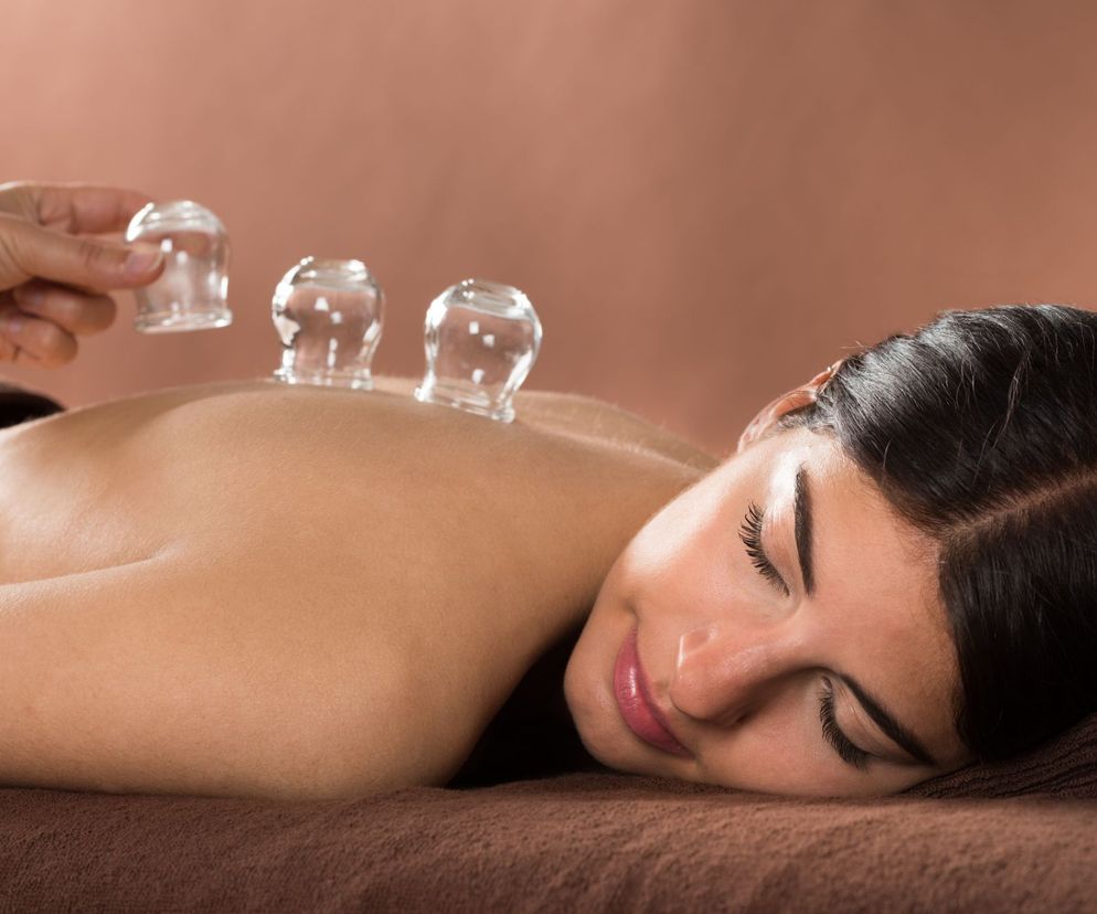 Stawianie baniek to stara, sprawdzona metoda leczenia.