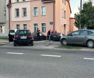 Pijany policjant w BMW staranował mercedesa