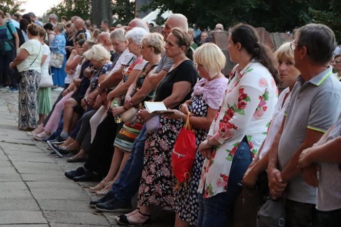 Tłumy pielgrzymów w Gietrzwałdzie. Trwa odpust i dożynki archidecezjalne. Zobacz zdjęcia