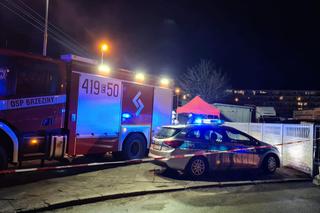 Strzelanina w Brzezinach! Nożownik zabił mieszkańca miasta. Został postrzelony przez policjanta INFORMACJE POLICJI