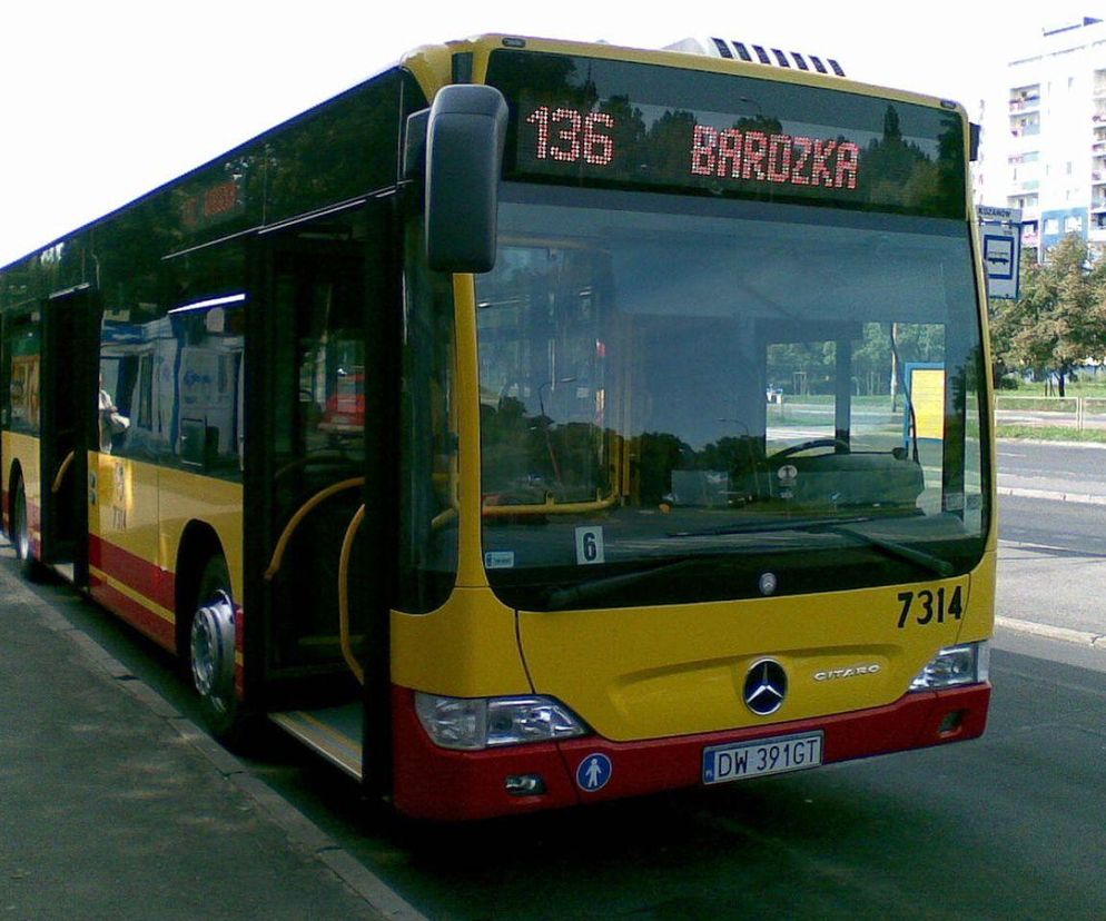 Nietypowa akcja we Wrocławiu. Kierowca autobusu obraził się