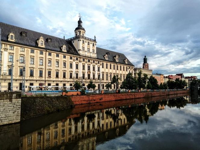 Który budynek we Wrocławiu jest najpiękniejszy? Sztuczna inteligencja wskazuje na ten obiekt 