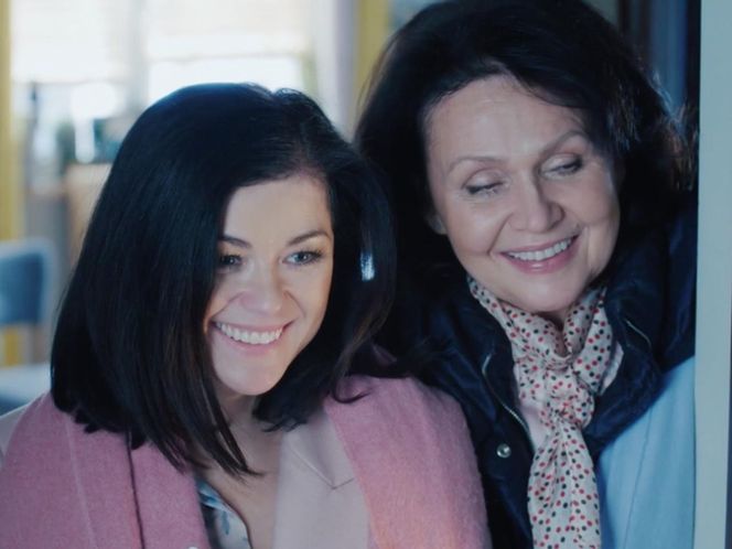 M jak miłość, odcinek 1868: Kinga (Katarzyna Cichopek), Marysia (Małgorzata Pieńkowska) 